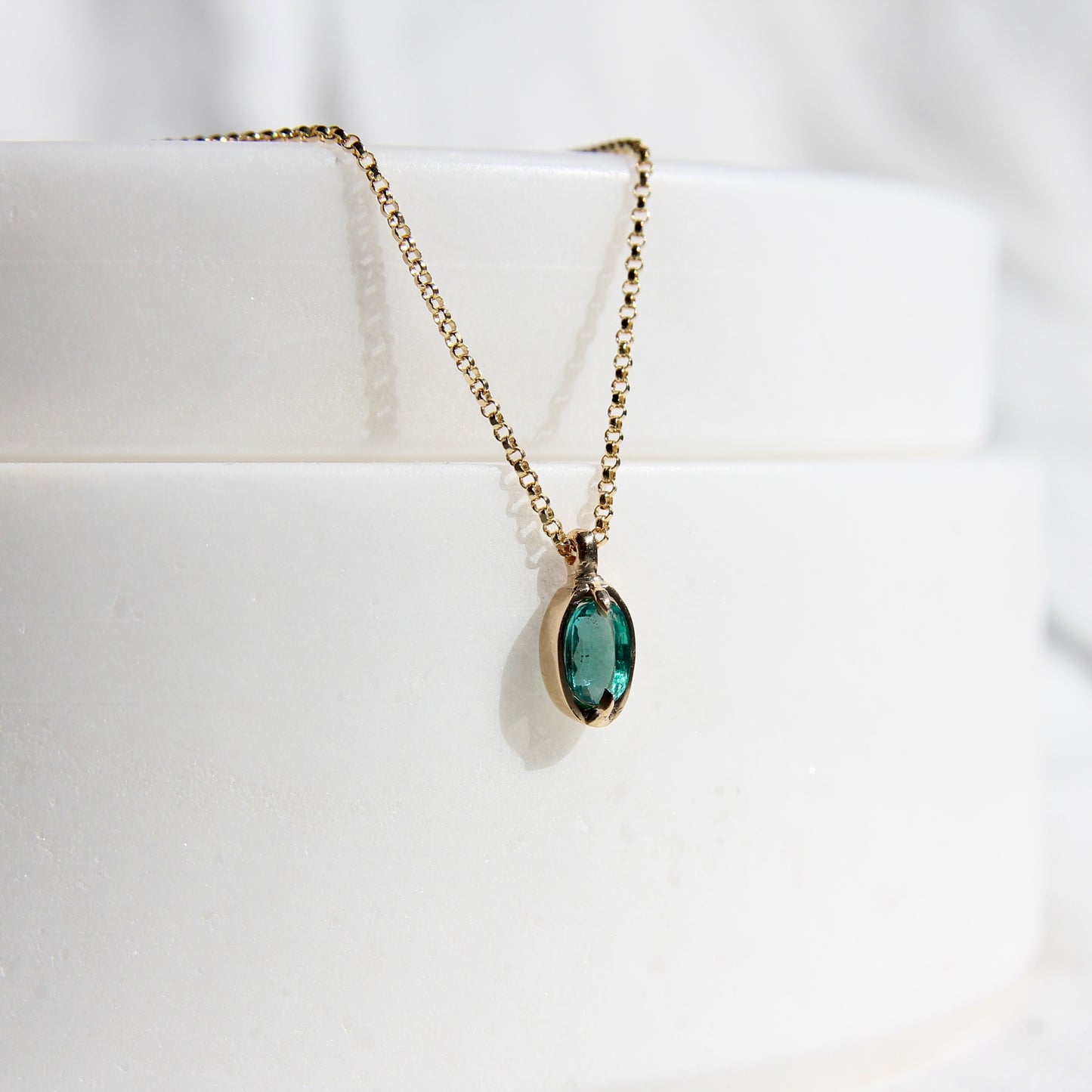 0.54ct oval emerald necklace