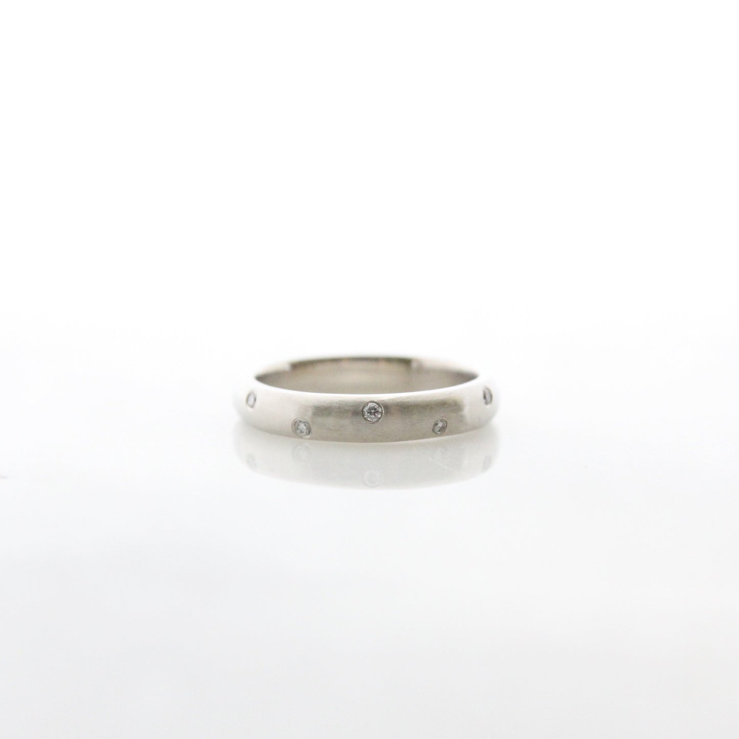 Dotted Diamond Band