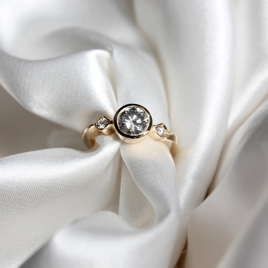 Orion Smooth Bezel *Mount Only