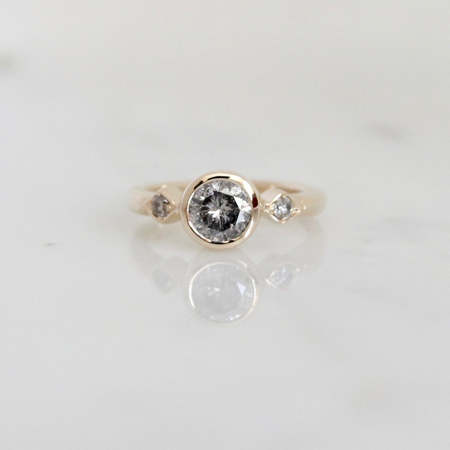 Orion Smooth Bezel *Mount Only
