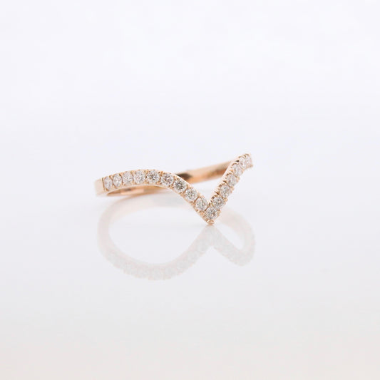 Deep V Contour Diamond Band
