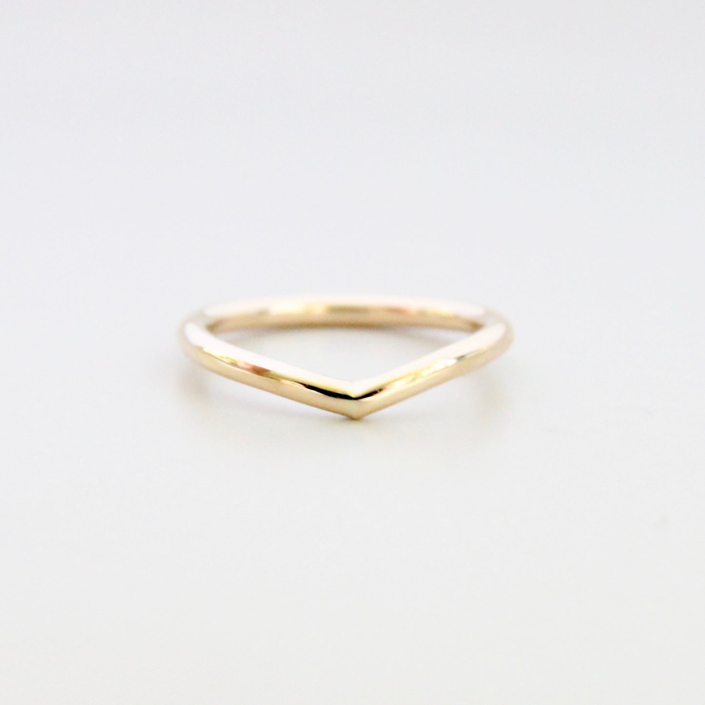 Slight V Contour Band