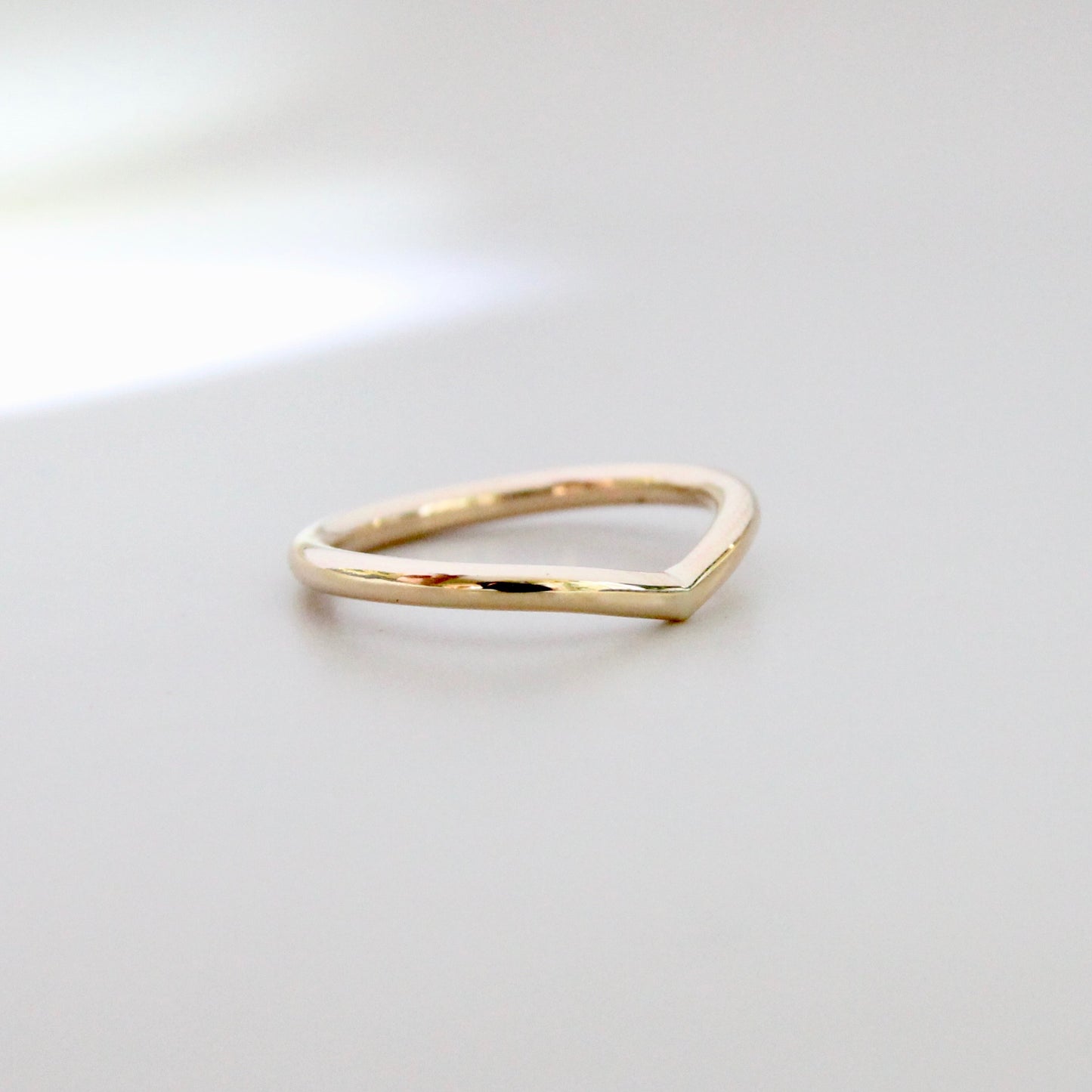 Slight V Contour Band