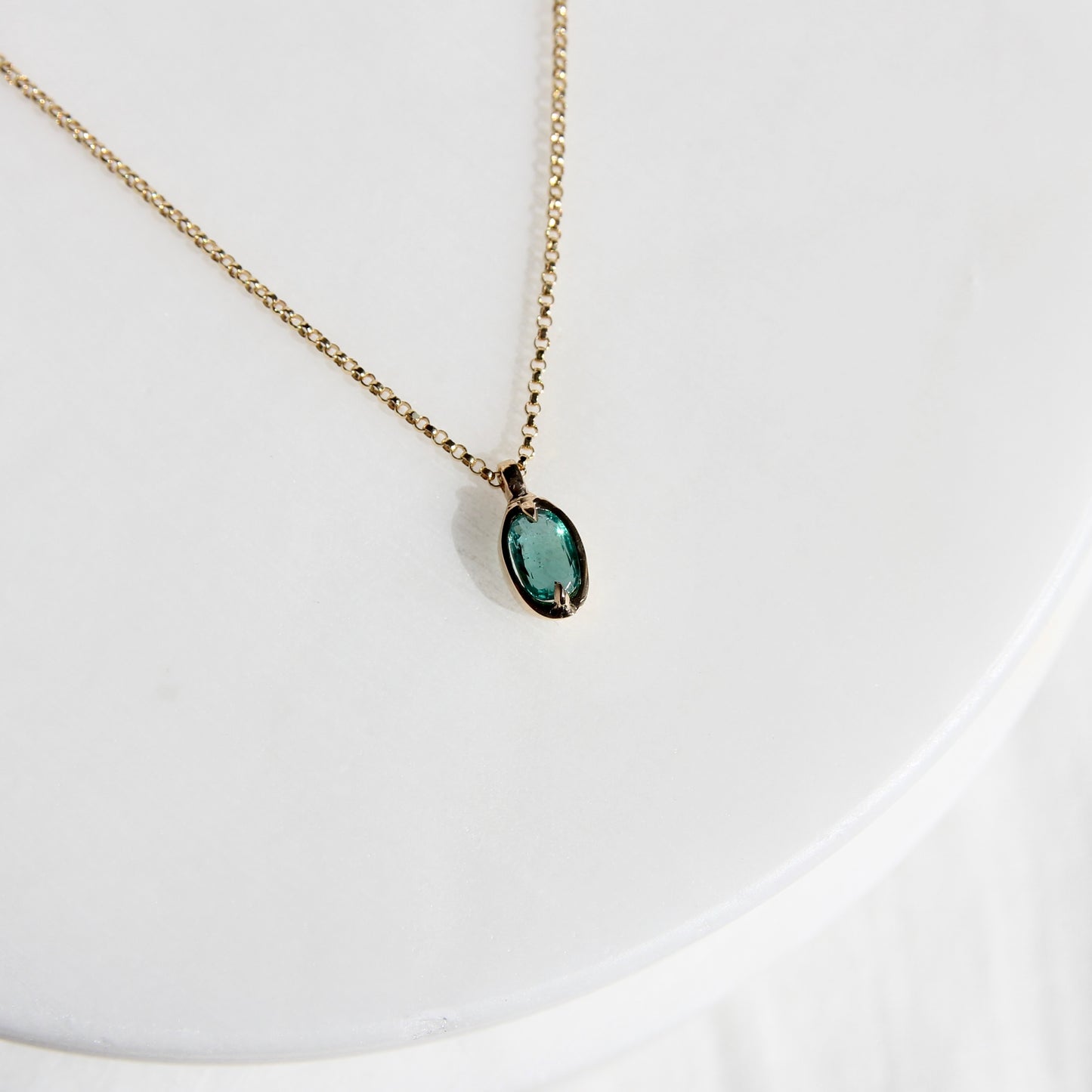 0.54ct oval emerald necklace