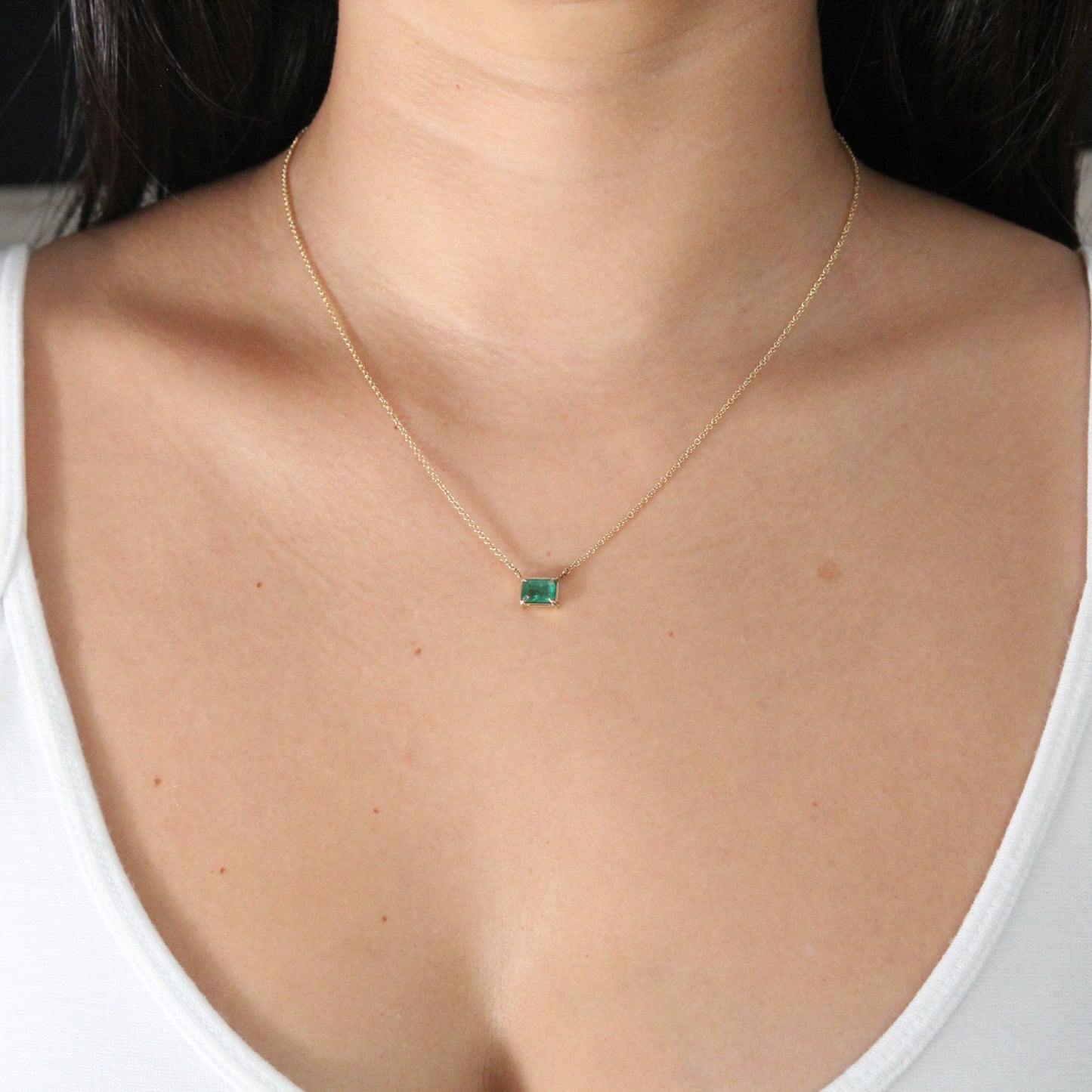 0.78ct emerald cut necklace
